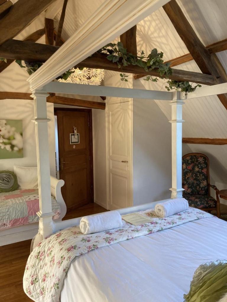Chambres D'Hotes - La Marmoire Soudan  Room photo